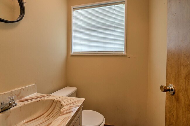 Building Photo - 307 Cypress St