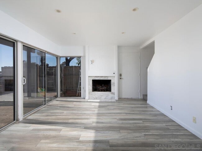 Building Photo - 721 Camino Del Mar
