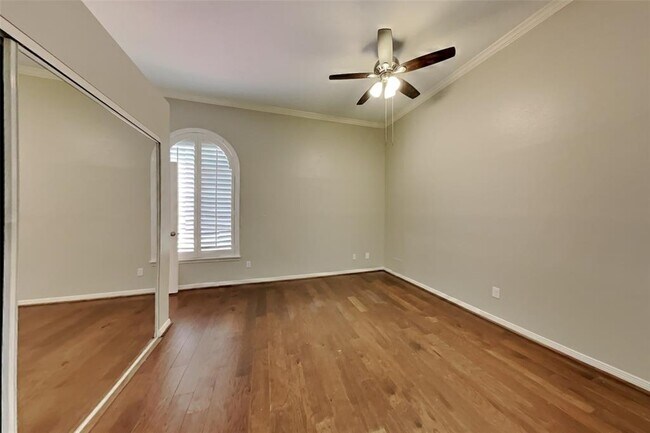 Building Photo - 8538 Sparkling Springs Dr