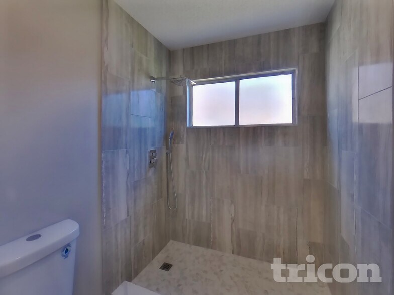 Building Photo - 1379 High Plains Dr W