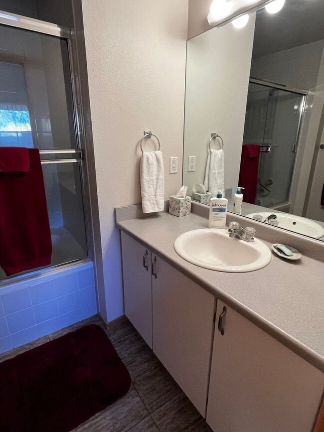 Building Photo - Long Term Rental- Lagoon Townhomes 737D