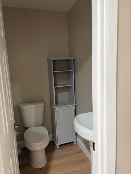 Building Photo - 1465 Hooksett Rd