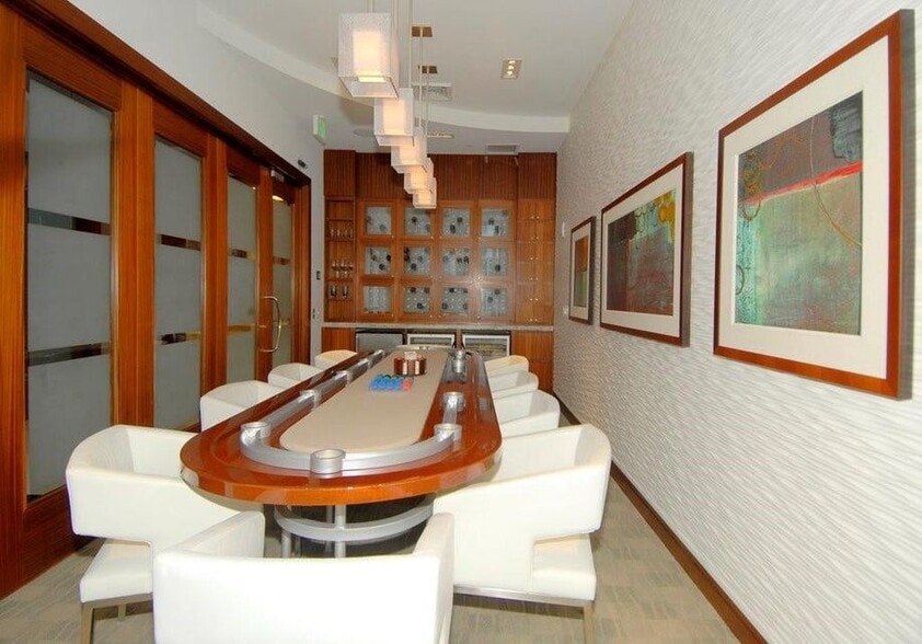 Building Photo - 2821 N Ocean Blvd