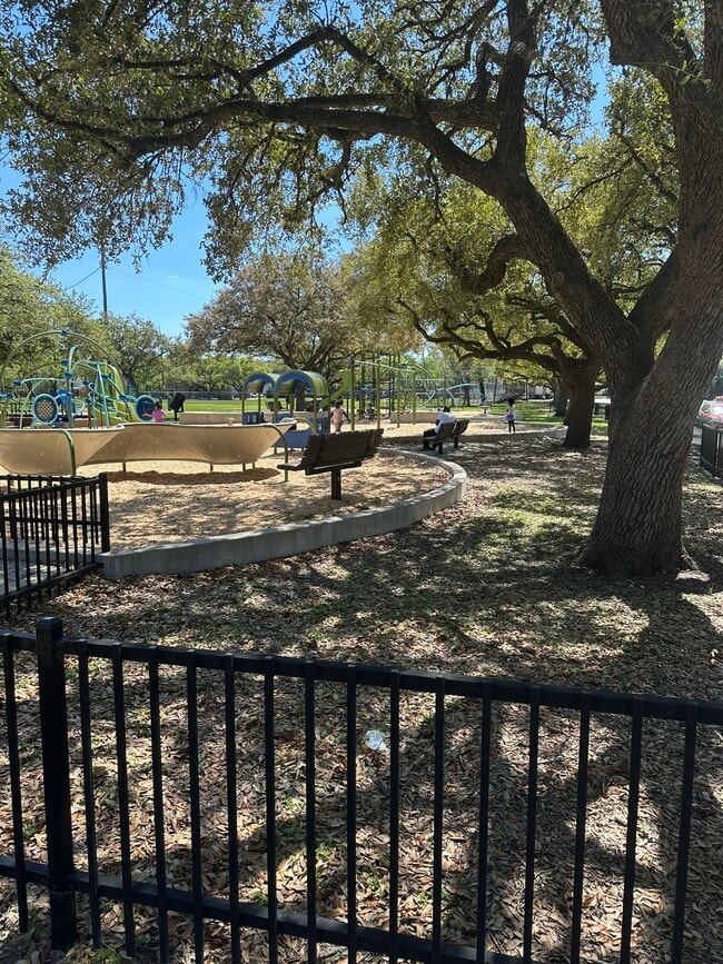 Building Photo - 8818 Ilona Ln