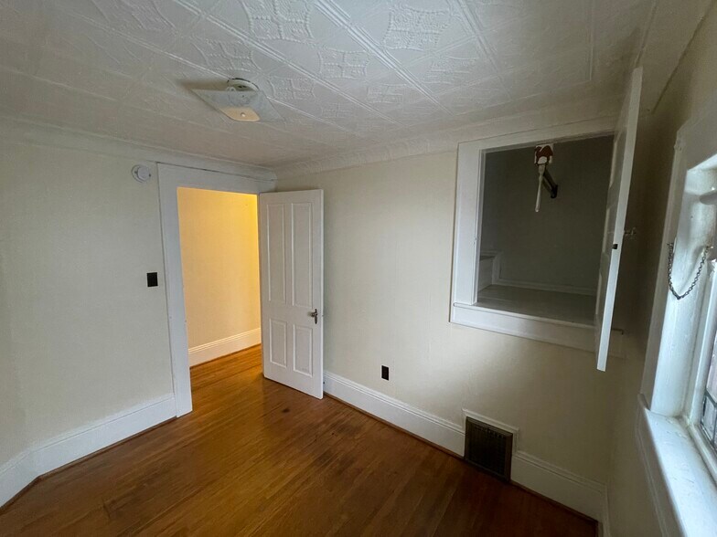 Building Photo - 411 W Sullivan St