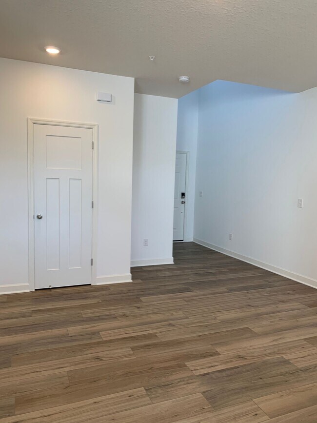 Building Photo - 1914 Prospect Ln