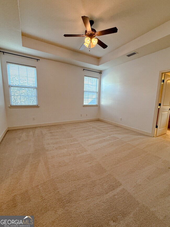 Building Photo - 102 Lexington Ln