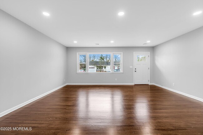 Building Photo - 1230 Dove St