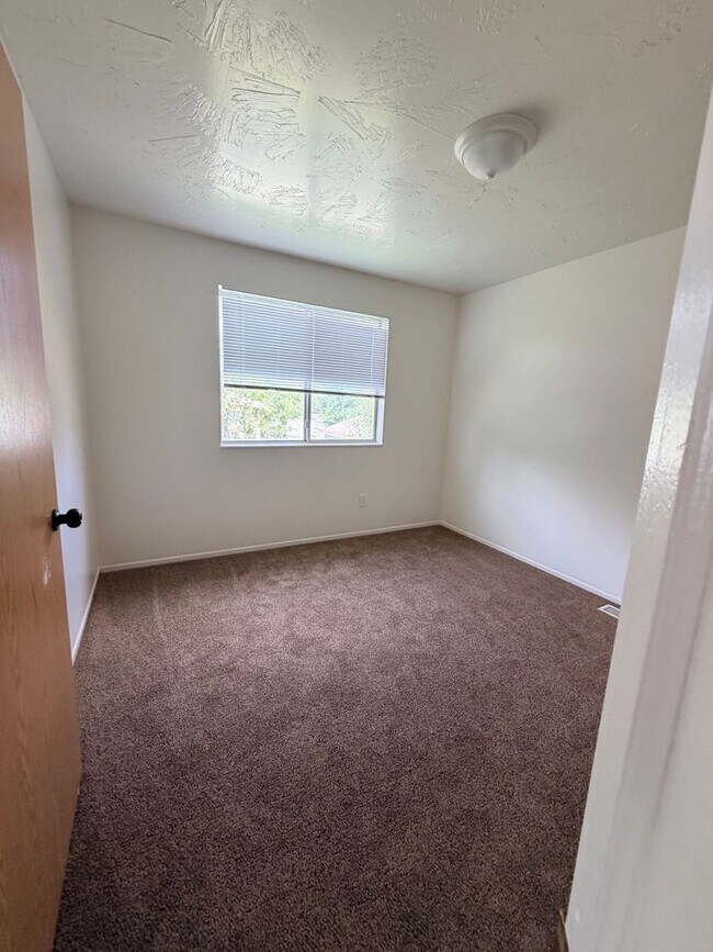 Building Photo - 3432 Ridgeland Park Dr
