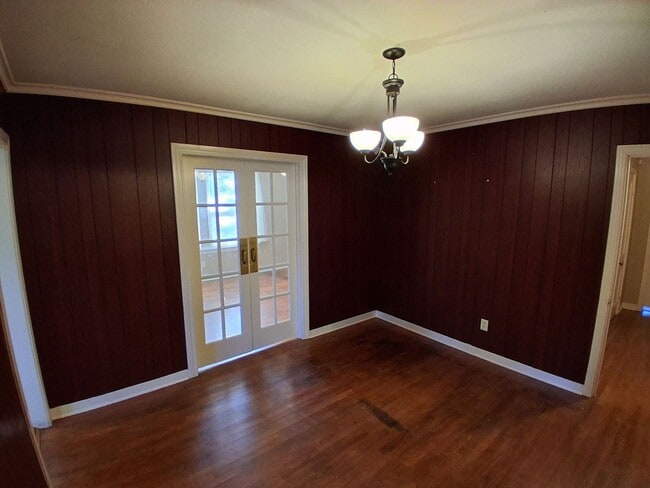 Building Photo - 905 Pinckney Ave