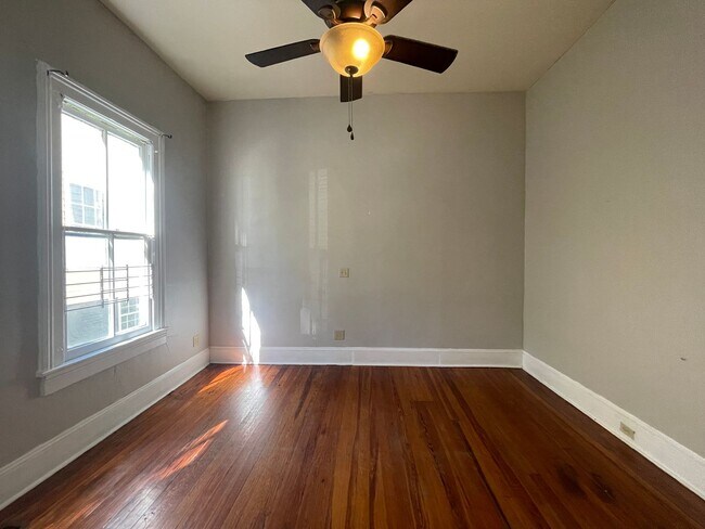 Building Photo - 984 Magnolia St