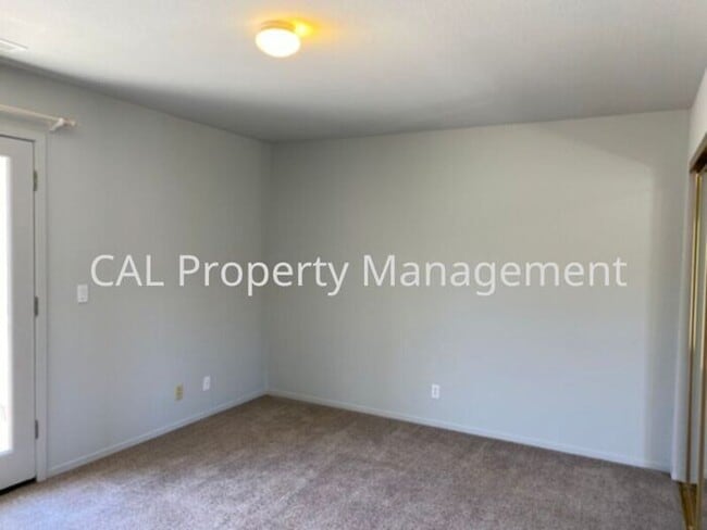 Building Photo - 3 Bedroom home in Gated Community of Las P...