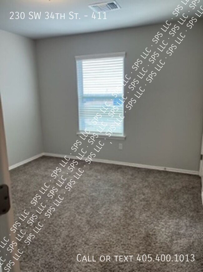 Building Photo - 230 SW 34th St