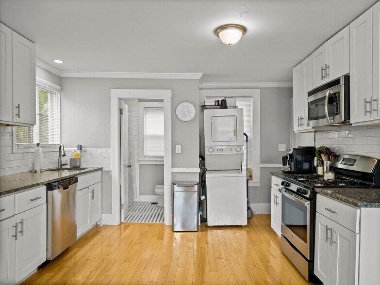 Building Photo - 23 New Ocean St