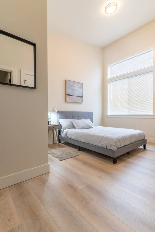 Building Photo - 3505 NE Creston Ave