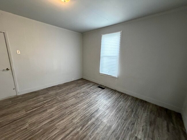 Building Photo - 56 Bismark-