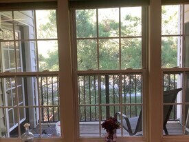 Building Photo - 1000 Westwood Village Way