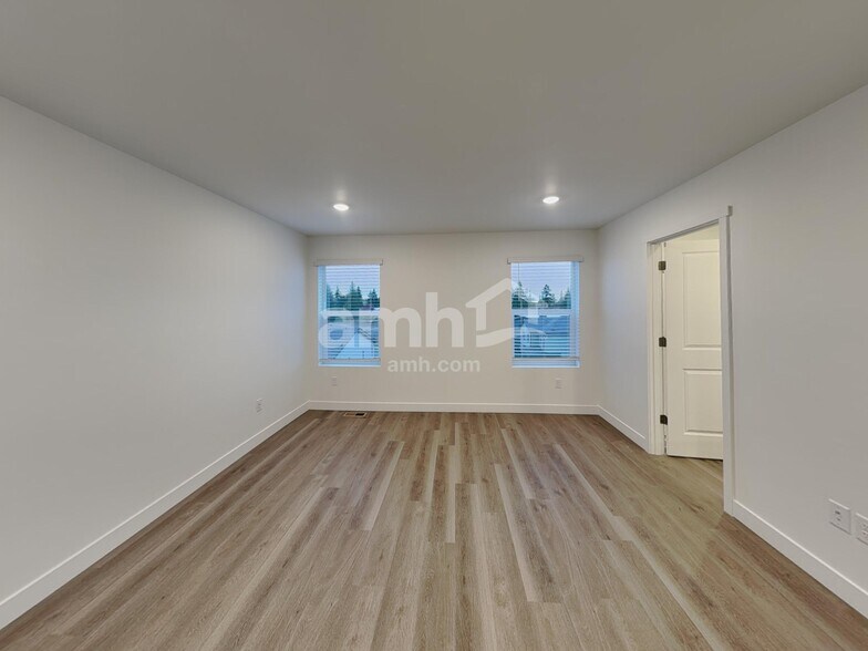 Building Photo - 8536 47th Pl NE