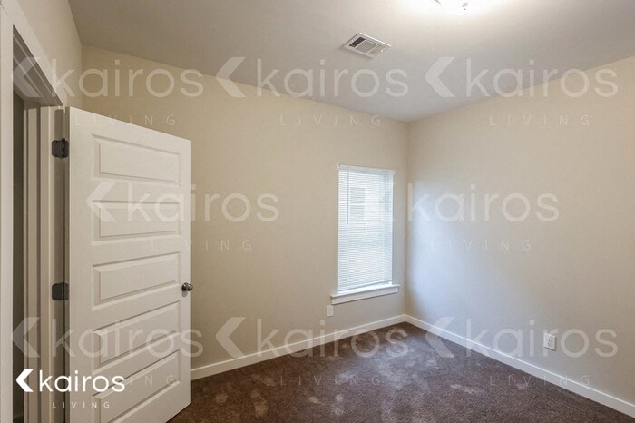 Building Photo - 11455 Crimson Ridge Rd
