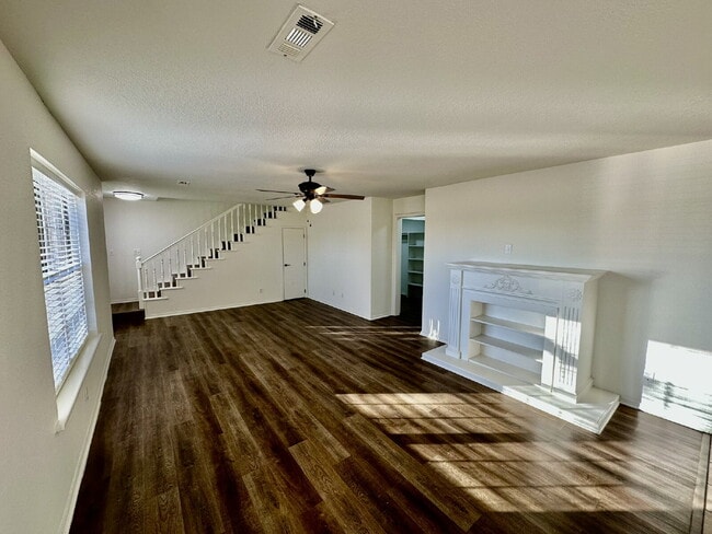 Building Photo - 1242 SW Elm Tree Rd