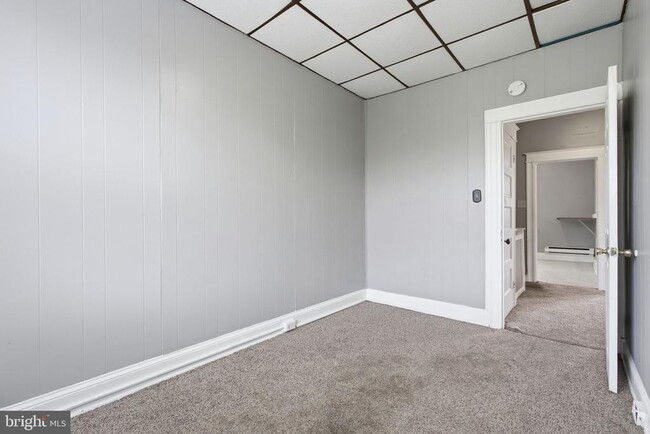 Building Photo - 5 S Wickham Rd