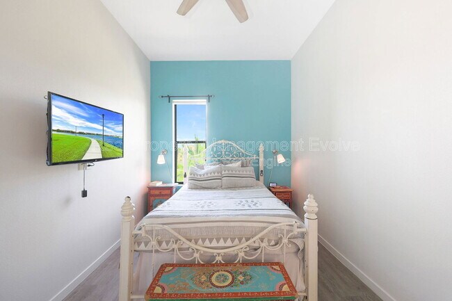 Building Photo - 1130 N 2nd St