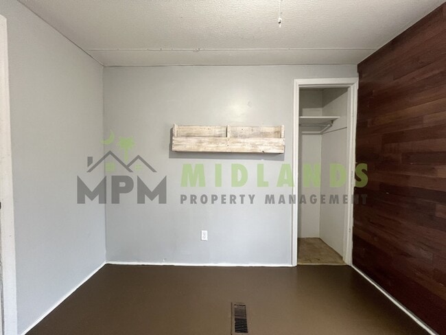 Building Photo - 240 Rister Rd