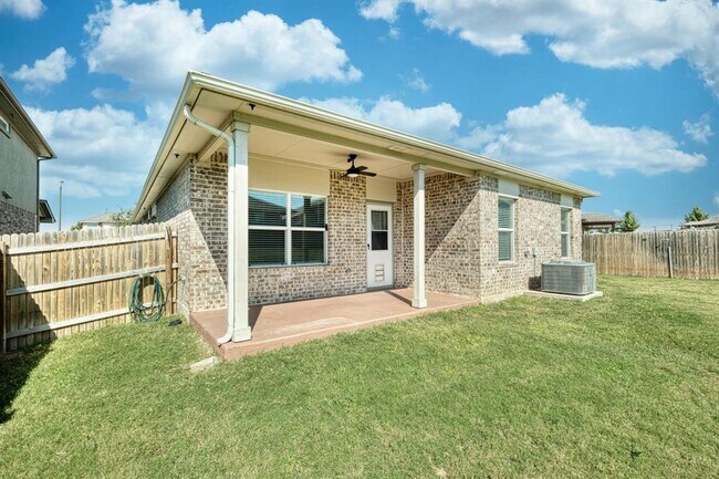 Building Photo - 117 Kramer St