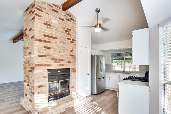 Building Photo - 3109 Monument Dr
