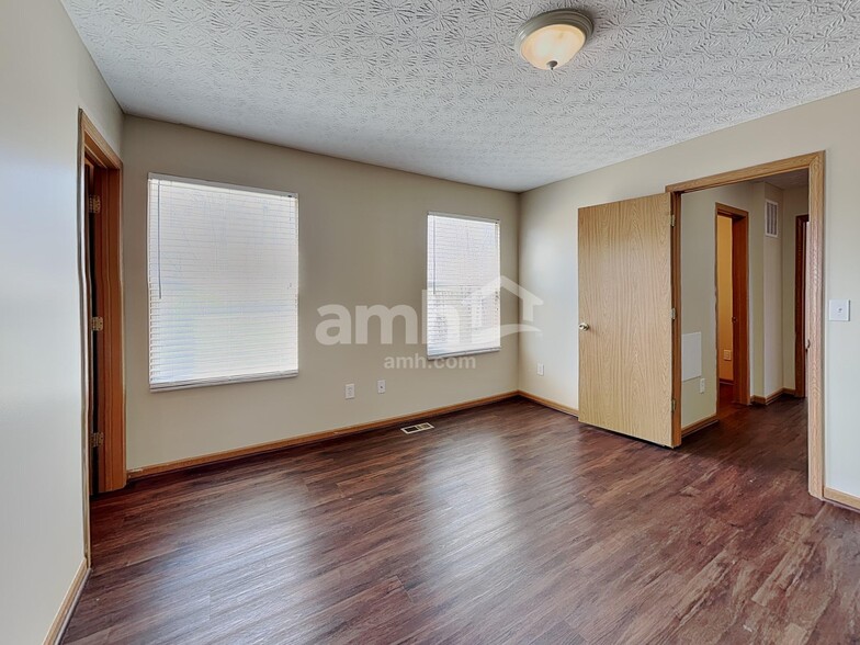 Building Photo - 8245 Crete Ln