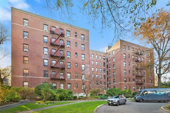 Building Photo - 212 Larchmont Acres