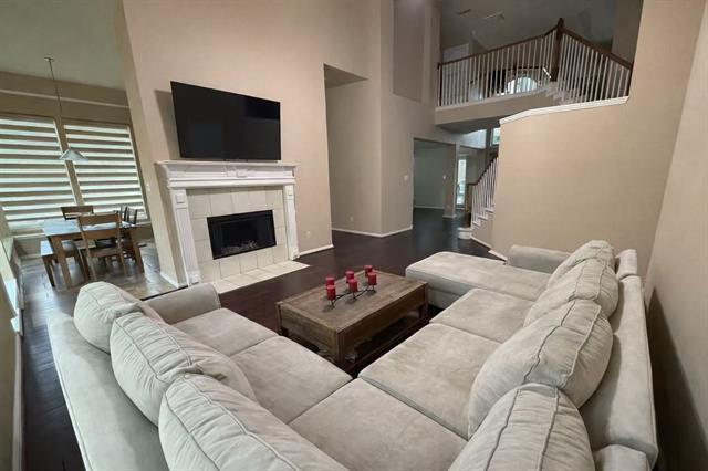 Building Photo - 4640 Wales Dr