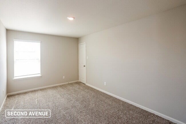 Building Photo - 2017 Jeanine Dr