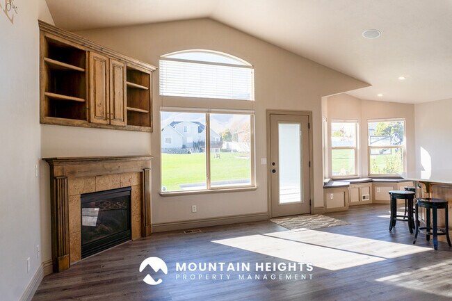 Building Photo - 4071 S Sandpiper Ln