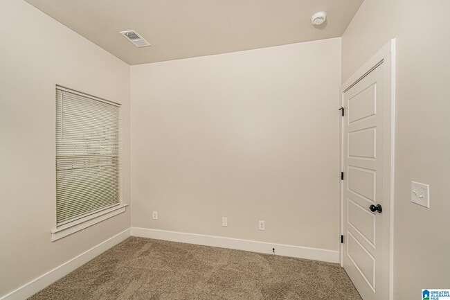 Building Photo - 915 Maple Trce