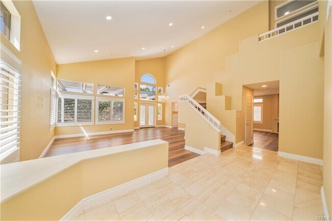 Building Photo - 9531 Montanza Way