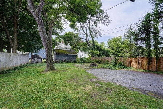 Building Photo - 45 Roseview Ave