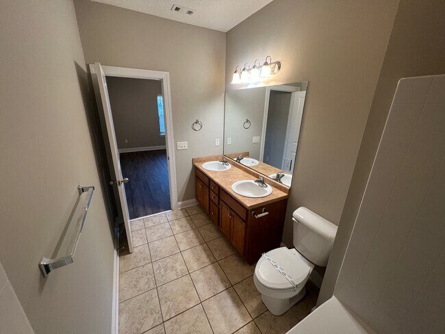 Building Photo - 104 Bull Bay Dr