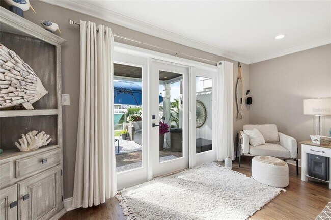 Building Photo - 4751 Coquina Key Dr SE