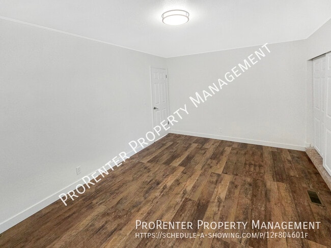 Building Photo - 975 Essex Ct Way