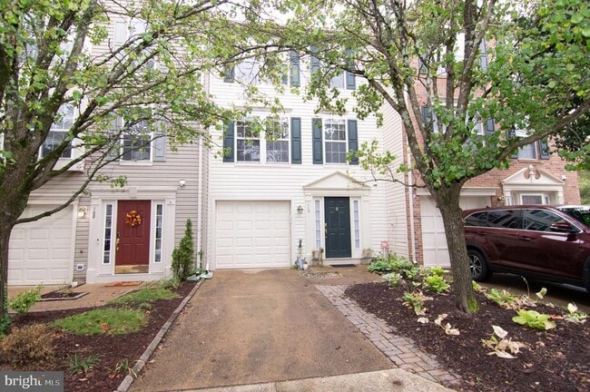 Building Photo - 110 Ingle Pl
