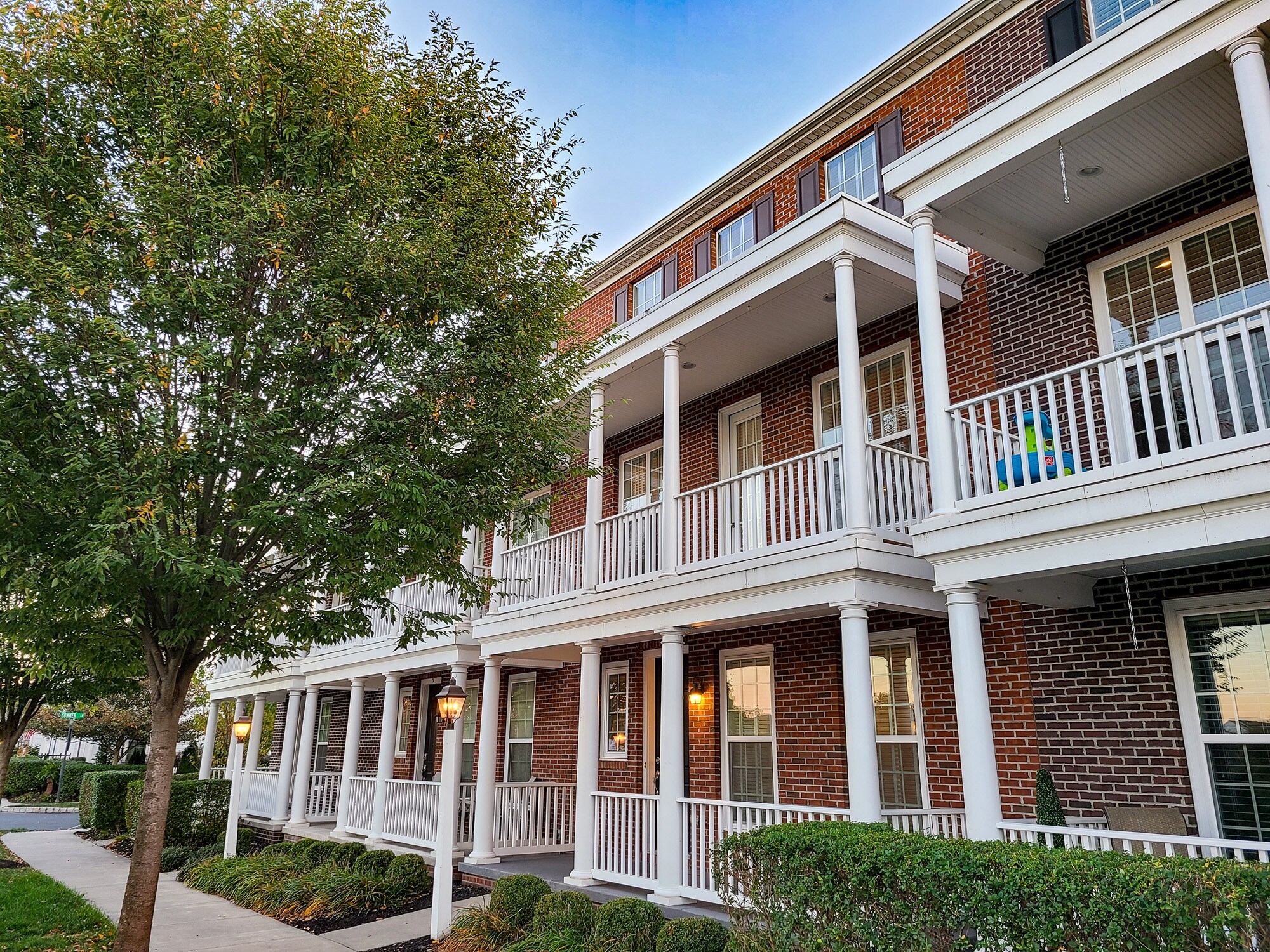 Building Photo - 2B Ellington Road