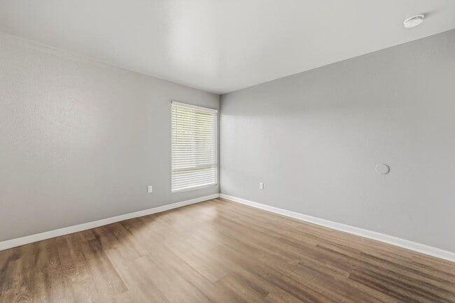 Building Photo - 2536 White Oak Pl