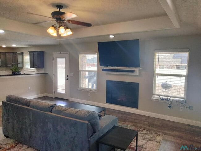 Building Photo - 2115 Roadrunner Dr