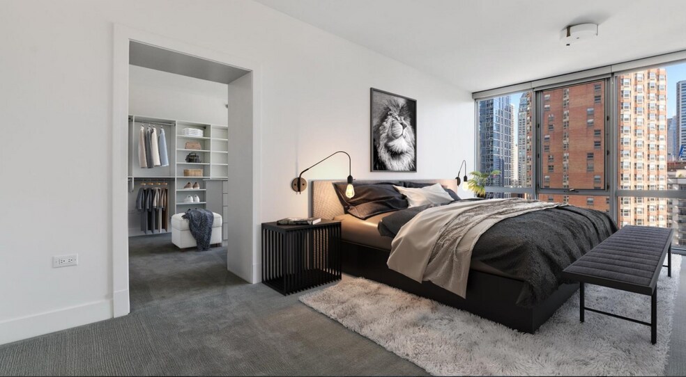 Building Photo - 912 N State St