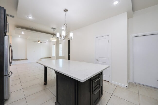 Building Photo - 2319 Palos Lp