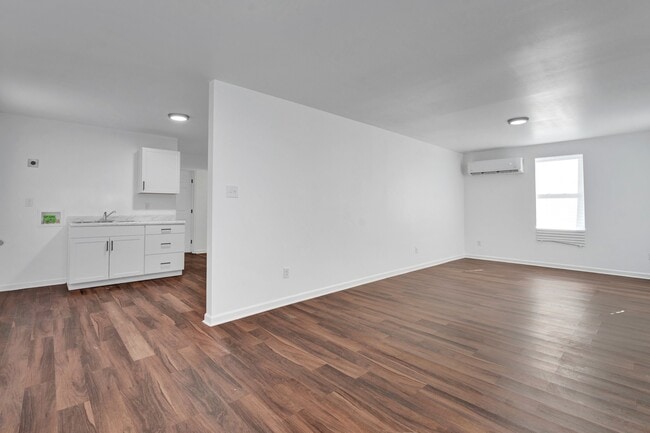 Building Photo - 1630 S Orleans St