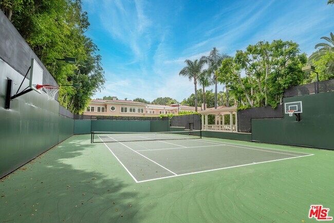 Building Photo - 407 Robert Ln