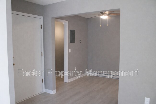 Building Photo - 418 Allan Ave