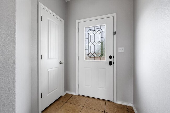 Primary Photo - 108 Quarry Ln